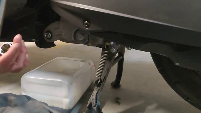 Honda Forza 125 wymiana oleju смотреть онлайн