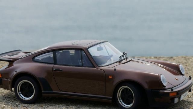 PORSCHE 911 3.0 TURBO 1/18 Autoart смотреть онлайн