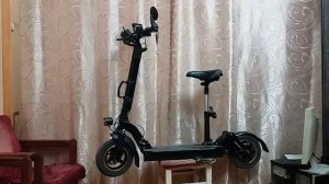 Езда на самокате -  стоя или сидя?