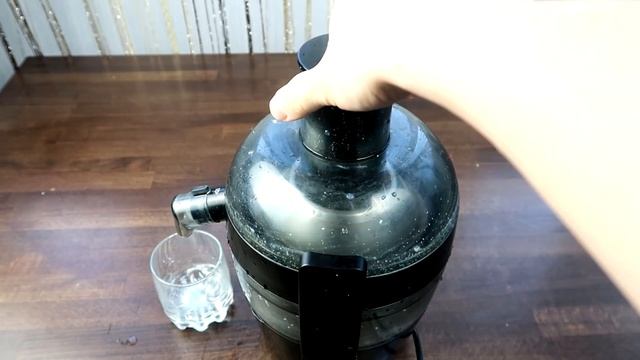 Что если бросить Кальмара в Соковыжималку? смотреть онлайн