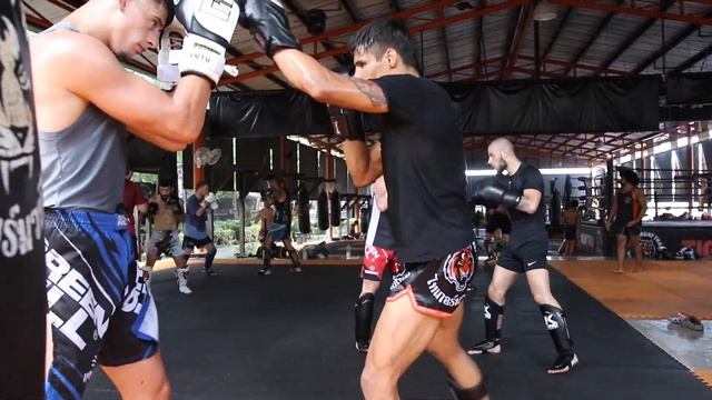 Kickboxing Combination Drill @ Tiger Muay Thai смотреть онлайн