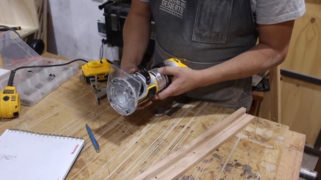 Como hacer una MOLDURA de madera con ROUTER de palma смотреть онлайн