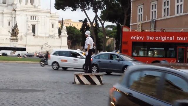 Забавный регулировщик смотреть онлайн