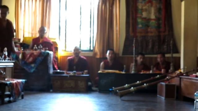 Непал. Молитва в монастыре. смотреть онлайн