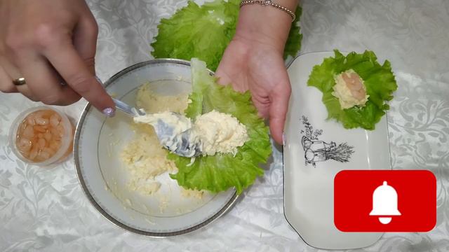 Салат Нежность. Из простых ингредиентов (сыр, ананас, яйцо) смотреть онлайн