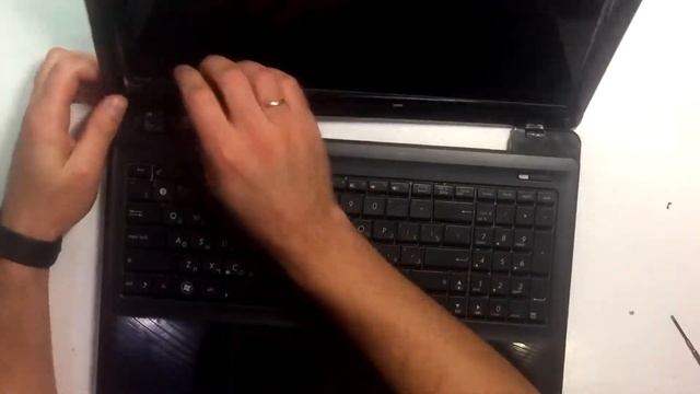 Замена матрицы Asus X52N смотреть онлайн