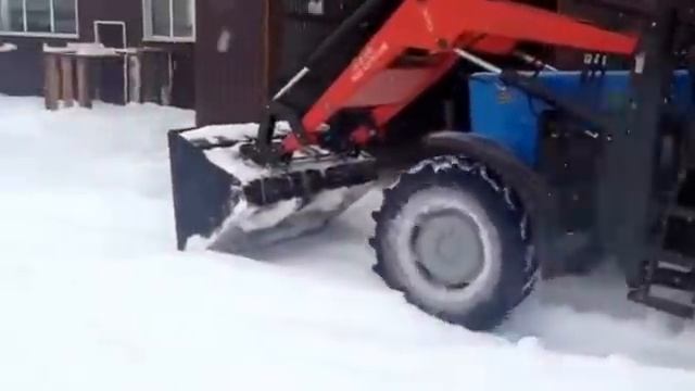 Погрузчик Х1200 в работе смотреть онлайн