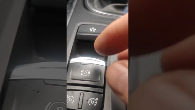 отключение стояночного тормоза (электропривод) Рено Меган 4 GT смотреть онлайн