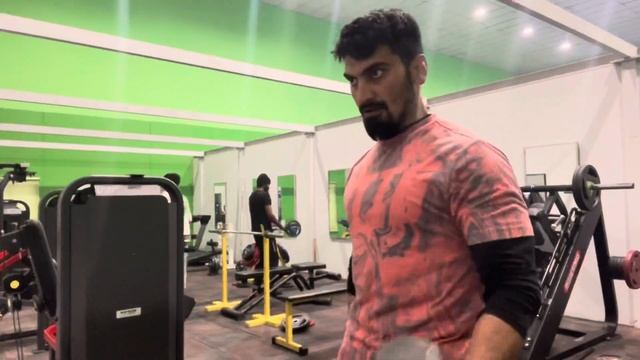 VLOG - 2 BICEPS WORKOUT AT GYM (BICEPS WORKOUT) #motivation #fitness #bodybuilding #gymlover смотреть онлайн