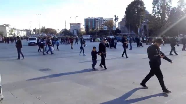 ISTANBUL AKSARAY ONBEŞ MILYON SURIYELI VE IRAKLI ARAP KOKENLI VATANDAŞ OLDU BILE.......... смотреть онлайн