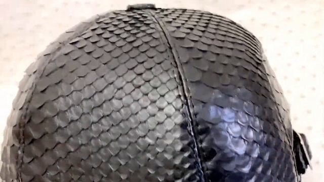 Бейсболка из натуральной кожи питона, в чёрном цвете! смотреть онлайн