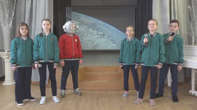 Band "Zemliane", 5th grade, “The Grass of Green, "Eurovision Song Contest", 2021,  Nadym Gymnasium
