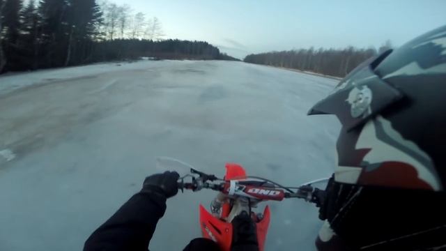 RR - Honda cr 125 ice riding | Winter 2017 смотреть онлайн