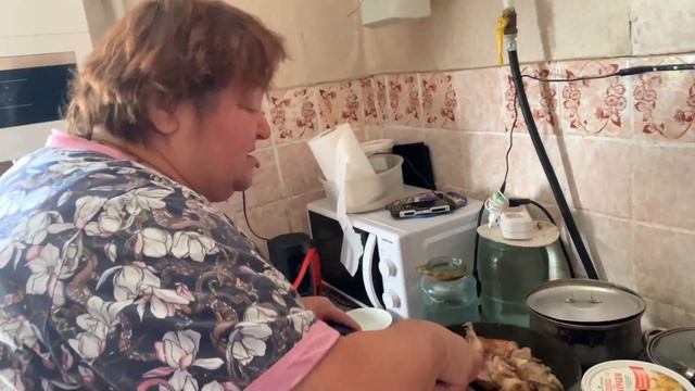 VLOG: ЗЯТЬ приехал к ТЁЩЕ / РЫБАЛКА / Не понятные ПРОДУКТЫ / Влог смотреть онлайн