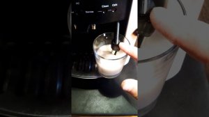 Делаем правильный каппучино на тестовой Кофемашине KRUPS EA 80..