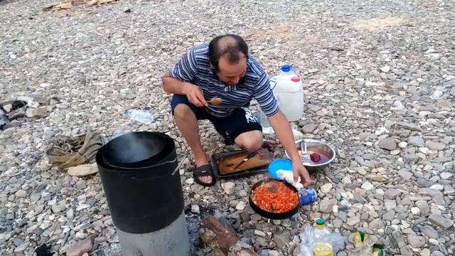 Как мы готовим на сплаве смотреть онлайн