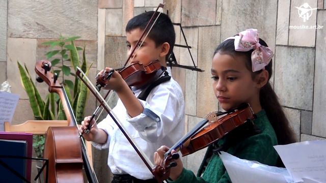 Concerto da Corda Mi - Miniconcerto 2017 - Amanda e Julio смотреть онлайн