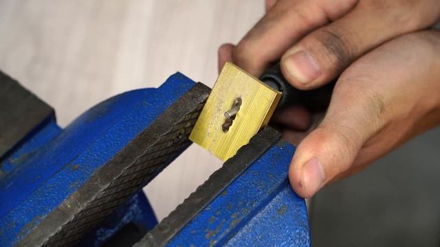 Knife Making | How to Make a Knife from Old File смотреть онлайн