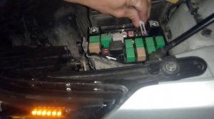 Не горят фары На Киа Рио. Или Горят в одну 5ю накала.