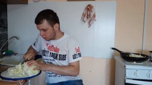 Как порезать капусту чтобы пожарить на сковороде! Часть #1