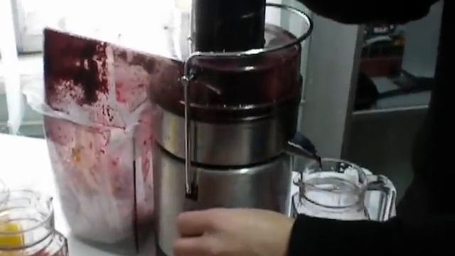 Швейцарская соковыжималка Rotel Juice Master смотреть онлайн