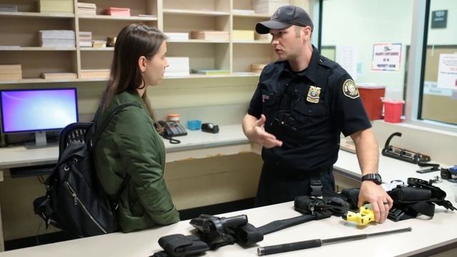 Русскоговорящий Полицейский в США. Что Входит в Экипировку. смотреть онлайн
