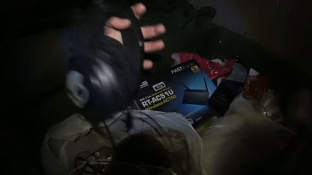 Мои находки в мусорных баках! Смартфон! Серебро?! И многое другое! смотреть онлайн