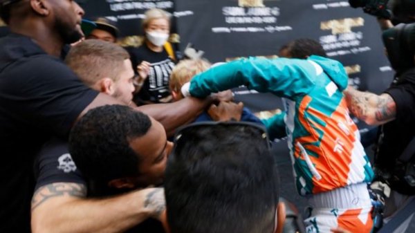 Джейк Пол взбесил Флойда Мейвезера | FightSpace