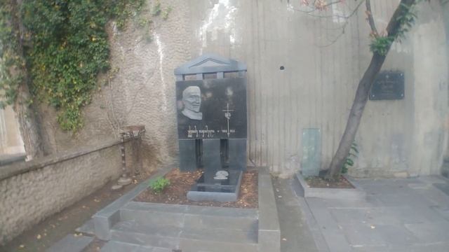 Пантеон писателей и общественных деятелей Грузии на горе Мтацминда. смотреть онлайн