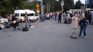 А  я девочка с плеером