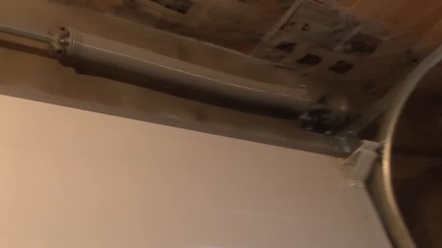 Нюансы установки секционных гаражных ворот. Это не говорит никто смотреть онлайн