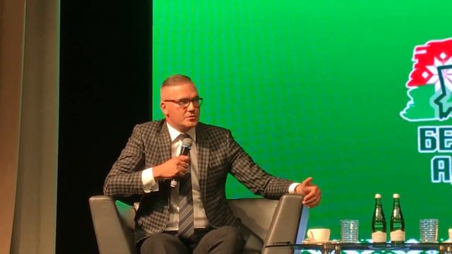 Сидорович Татьяна-председатель незарегистрированного кружка блогеров.Беларусь единая.Вопросы из зал смотреть онлайн