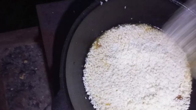 Плов с колбасками по-домашнему с чесноком. смотреть онлайн