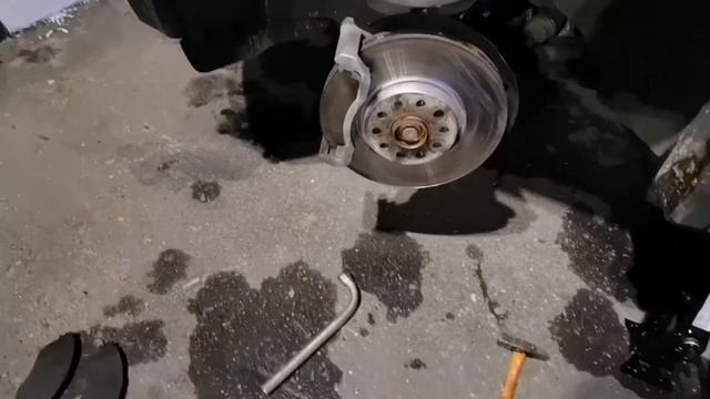 замена тормозных колодок Шкода Кадиак смотреть онлайн