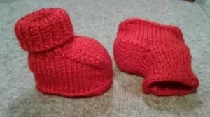 Детские пинетки спицами (часть 2). Как закрыть петли спицами.