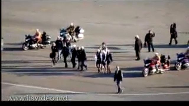 The Scorpions in Chisinau International Airport смотреть онлайн