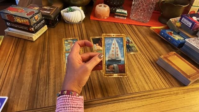 ФАКТЫ ПРО ВАС СЕГОДНЯ?КАРТЫ ПРОСЯТ ВЫБРАТЬ ДРУГОЙ ПУТЬ?TAROT Гадание смотреть онлайн