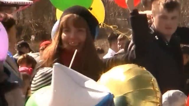 Первомайская демонстрация в центре г.Соликамска (2015 г.) 6 ч. смотреть онлайн