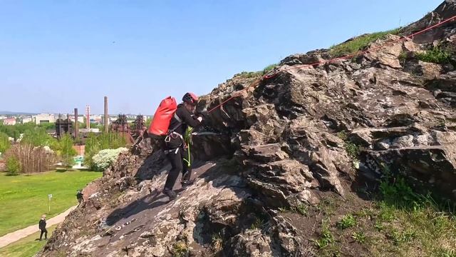 Фестиваль горных видов спорта. Дистанция спелео. Нижний Тагил Лисья гора смотреть онлайн