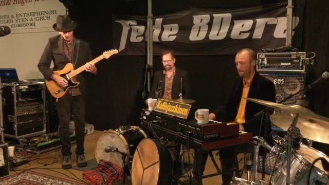 Blue 'N' Groovy Organ Trio - Song For My Father смотреть онлайн