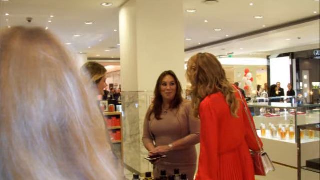 InStyle Beauty Bar в ЦУМе смотреть онлайн