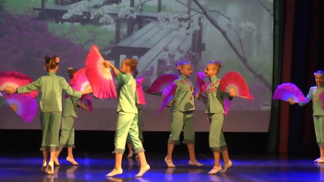 Студия танцев "Free-dance". Танец "Полет кувшинки" смотреть онлайн