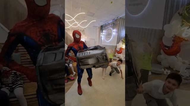 Фотографирую день рождения? Огромный динозавр и потрясающий торт? Ростов-на-Дону. Ресторан Воздушно смотреть онлайн