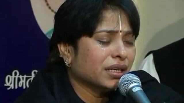 Krishna Bhajan By Alka Goel { MAHAMANTRA }