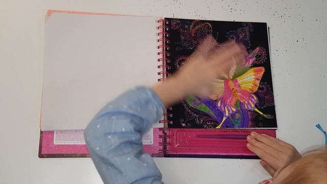 ANNA Hidden Art| Scratch & Sketch | Fun play with animation | #fun #kids #gif #butterfly #play смотреть онлайн