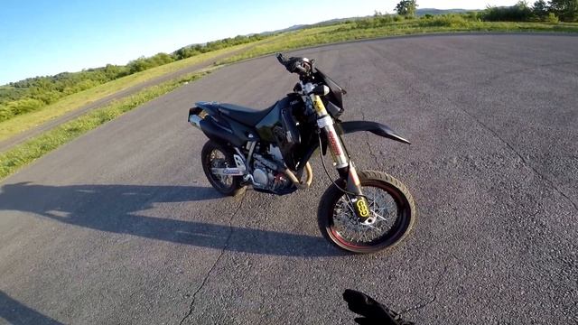 Обзор SUZUKI DRZ 400 SM смотреть онлайн