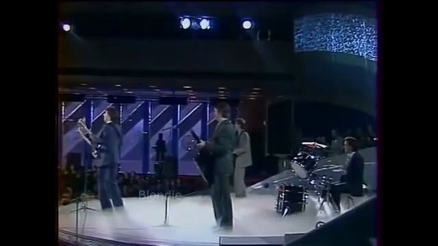 Что???Elon Musk поет- Трава у дома, земля в ину смотреть онлайн