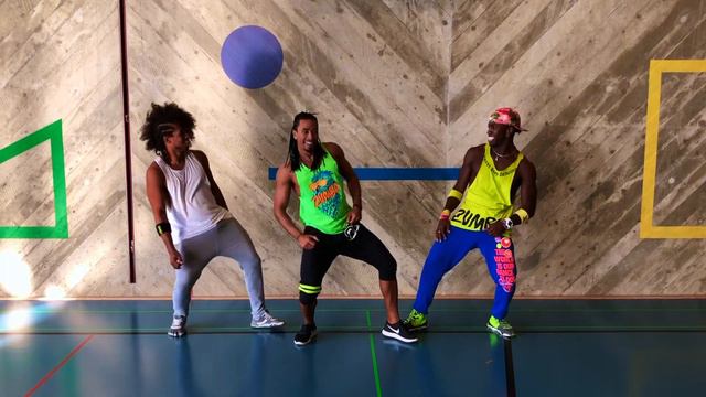 OLHA A EXPLOSÃO - MC KEVINHO by Jorge Moreno - Zumba Fitness смотреть онлайн