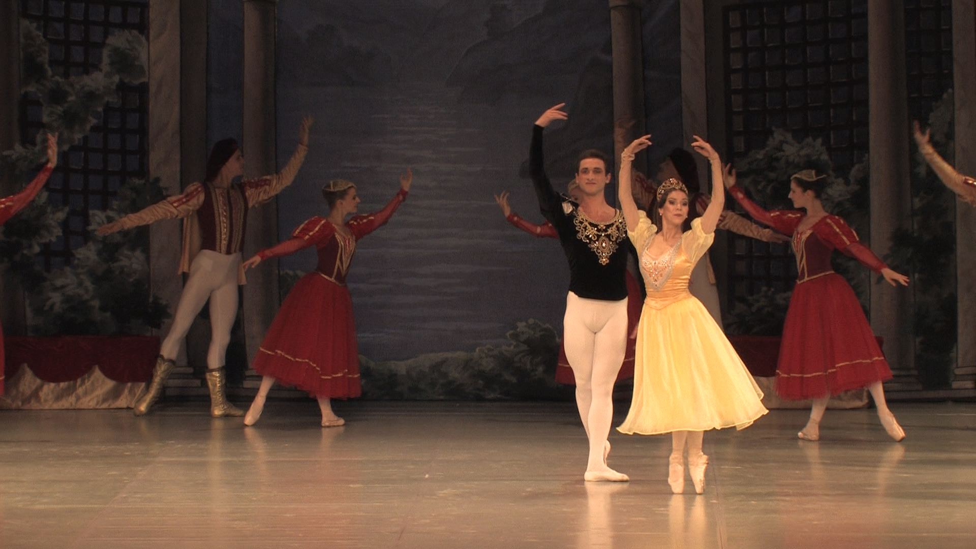 Лебединое озеро.Фрагмент. Летние Балетные Сезоны в РАМТе. Балетная труппа п/р В.Грищенко смотреть онлайн