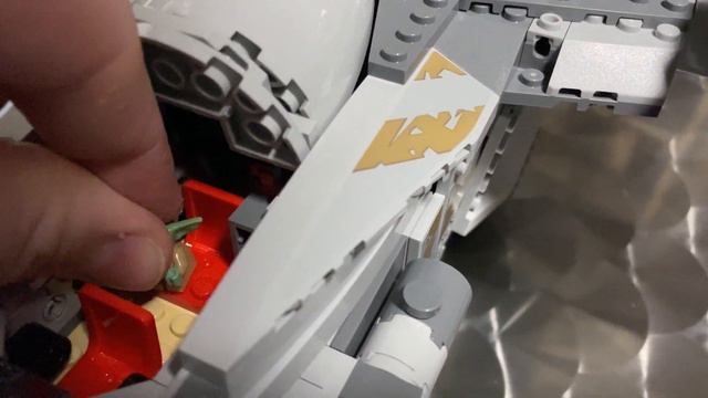 LEGO 75292 - THE RAZOR CREST (THE MANDALORIAN) 2020 смотреть онлайн